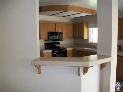 722 E Whitlatch Dr, Lancaster, CA 93535 photo 6
