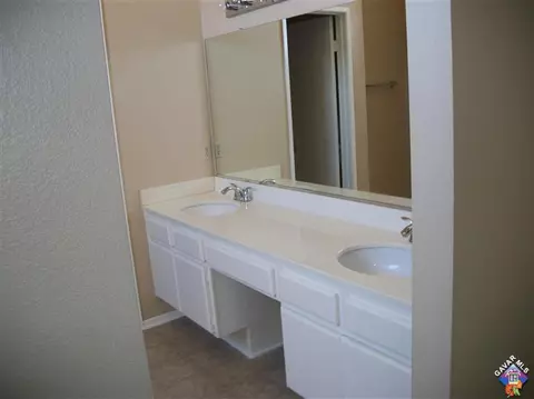 722 E Whitlatch Dr, Lancaster, CA 93535 photo 13
