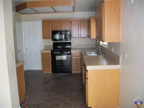 722 E Whitlatch Dr, Lancaster, CA 93535 photo 9