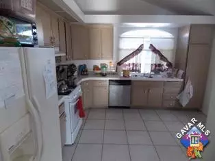 37615 Nectarine Dr, Palmdale, CA 93550 photo 2