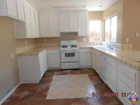 37610 Dixie Dr, Palmdale, CA 93550 photo 6