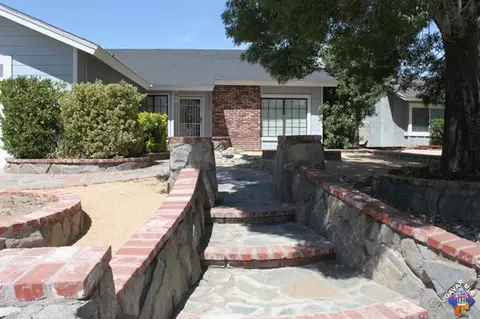 1121 Landsford St, Lancaster, CA 93535 photo 4