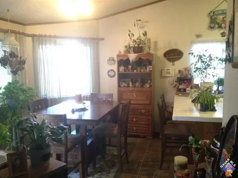 1237 Windsor Pl, Palmdale, CA 93551 photo 9
