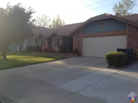 1237 Windsor Pl, Palmdale, CA 93551 photo 2
