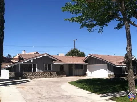 44235 11th St, Lancaster, CA 93535 photo 1