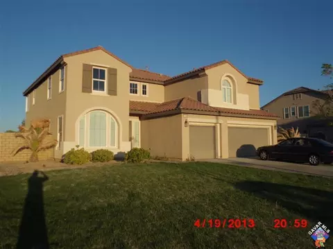 41448 Yew St, Lancaster, CA 93536 photo 1