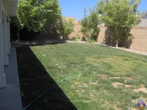 6203 Jasper Ct, Lancaster, CA 93536 photo 11
