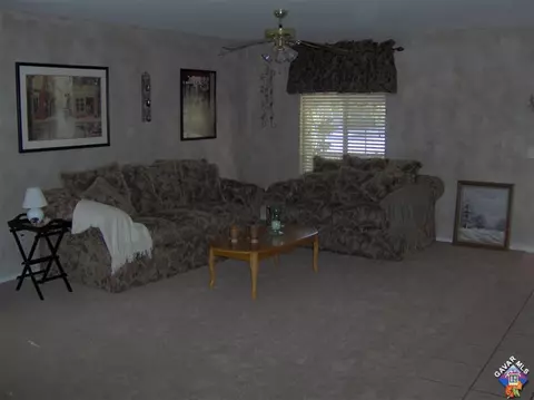 6203 Jasper Ct, Lancaster, CA 93536 photo 2