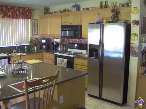 6203 Jasper Ct, Lancaster, CA 93536 photo 5