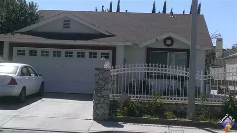 37115 29th Pl, Palmdale, CA 93550 photo 3