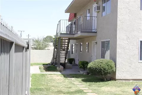 38541 5th St E, Palmdale, CA 93550 photo 4