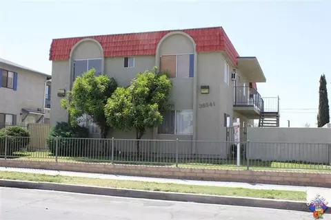38541 5th St E, Palmdale, CA 93550 photo 1