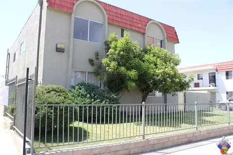 38541 5th St E, Palmdale, CA 93550 photo 2