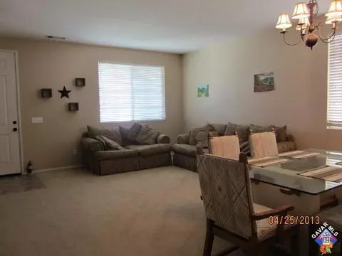 43732 Elena St, Lancaster, CA 93536 photo 4