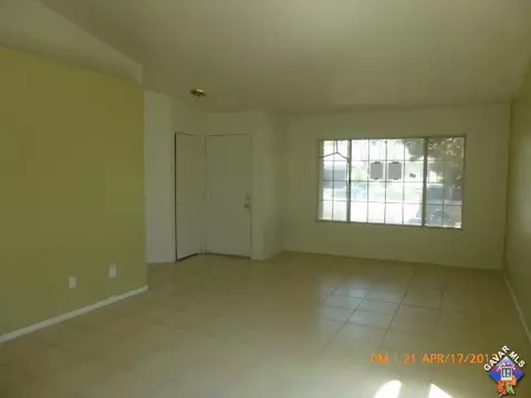 45657 Berkshire St, Lancaster, CA 93534 photo 2
