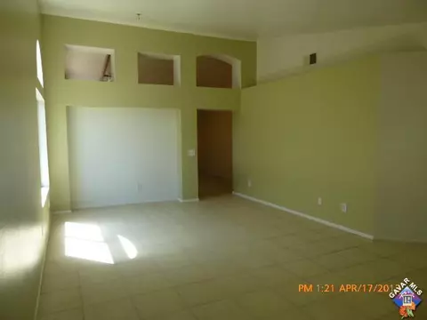 45657 Berkshire St, Lancaster, CA 93534 photo 3