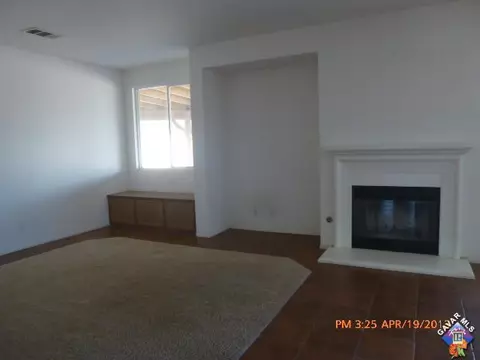 43852 Countryside Dr, Lancaster, CA 93536 photo 2