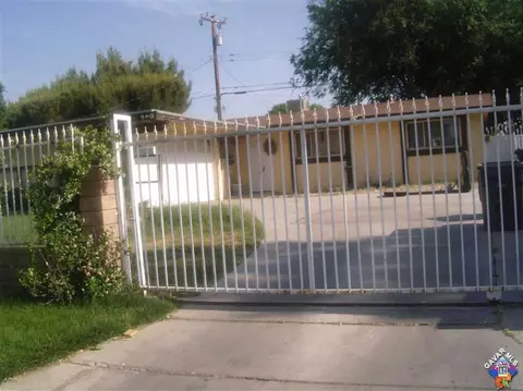 446 Nugent St E, Lancaster, CA 93535 photo 3