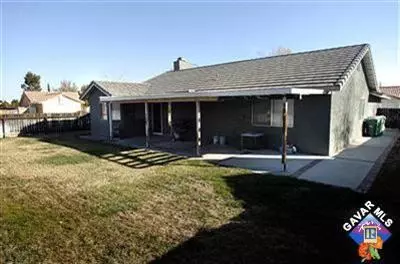 43947 Estrella Ln, Lancaster, CA 93535 photo 2