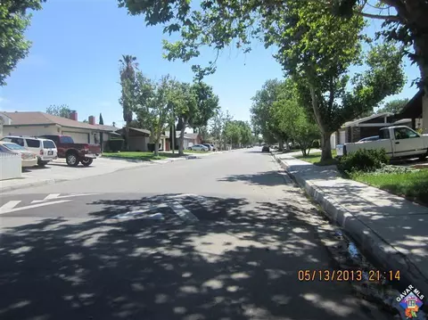 551 Avenue J4 E, Lancaster, CA 93535 photo 2