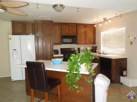 828 Kildare St E, Lancaster, CA 93535 photo 6
