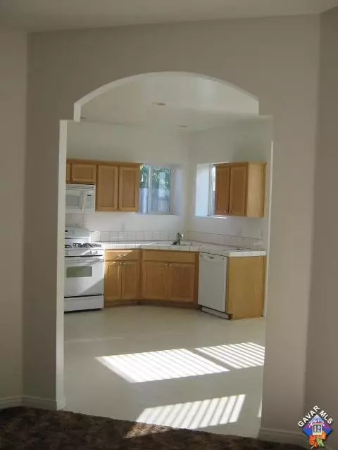 801 Mulberry St, Tehachapi, CA 93561 photo 4