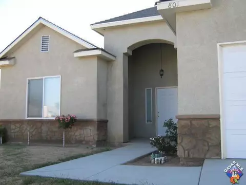 801 Mulberry St, Tehachapi, CA 93561 photo 2
