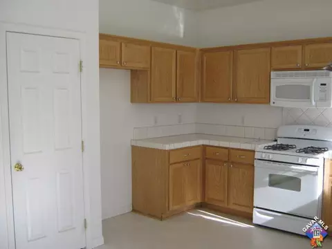 801 Mulberry St, Tehachapi, CA 93561 photo 5