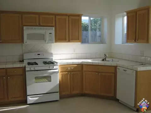 801 Mulberry St, Tehachapi, CA 93561 photo 6