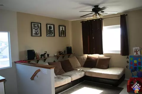 43633 W 57 St, Lancaster, CA 93536 photo 2