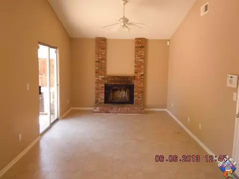 552 Spruce Ct, Palmdale, CA 93550 photo 9