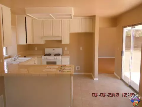 552 Spruce Ct, Palmdale, CA 93550 photo 7