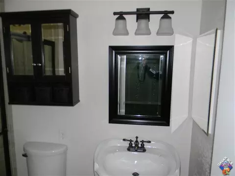44403 E 8th St, Lancaster, CA 93535 photo 12