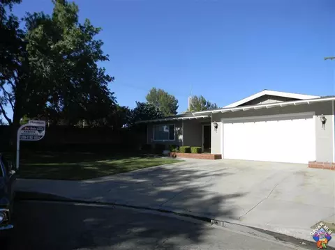 44403 E 8th St, Lancaster, CA 93535 photo 2