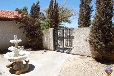 3334 E Avenue H, Lancaster, CA 93535 photo 2