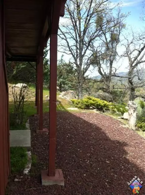 26180 Columbia Way, Tehachapi, CA 93561 photo 4