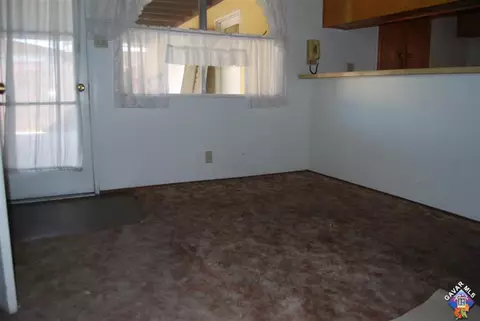 38424 32nd St, Palmdale, CA 93550 photo 2