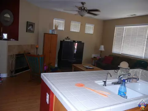 1609 Sutherland St, Lancaster, CA 93534 photo 9