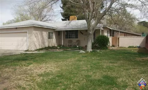 45432 Kingtree Ave, Lancaster, CA 93534 photo 2