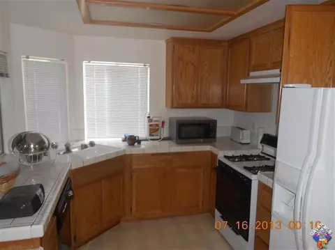 6147 Katrina Pl, Palmdale, CA 93552 photo 9