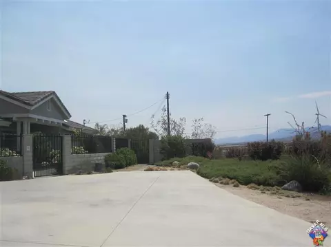 343 Palmdale Ave E, Palmdale, CA 93550 photo 2