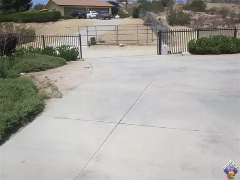 343 Palmdale Ave E, Palmdale, CA 93550 photo 4