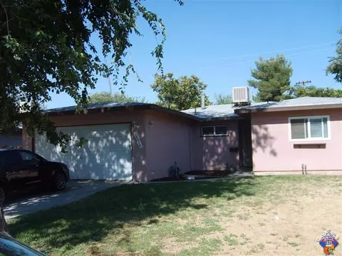 44008 Cedar Ave, Lancaster, CA 93534 photo 2