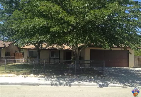 37347 55th St, Palmdale, CA 93552 photo 2