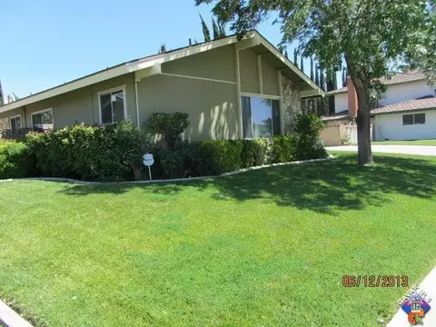 43950 Halcom Ave, Lancaster, CA 93536 photo 2
