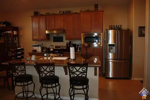 1180 Erwin Dr, Palmdale, CA 93551 photo 4