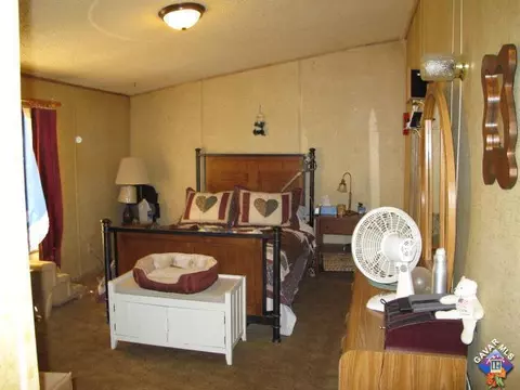 10200 Johnson Rd, Phelan, CA 92371 photo 9