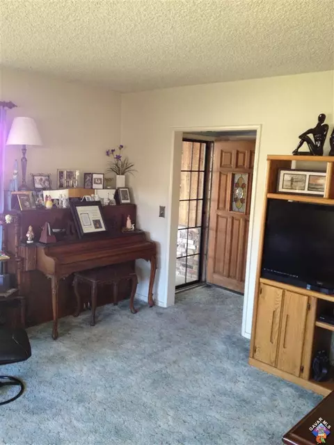37815 5th St E, Palmdale, CA 93550 photo 5