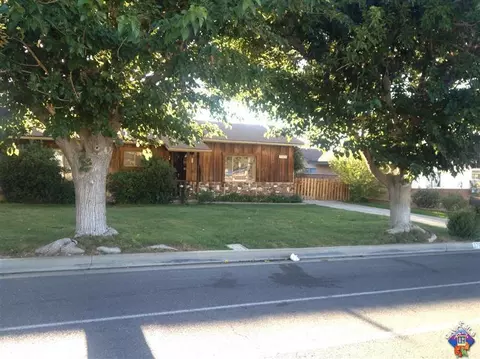 37815 5th St E, Palmdale, CA 93550 photo 2