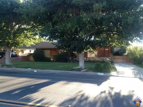 37815 5th St E, Palmdale, CA 93550 photo 1